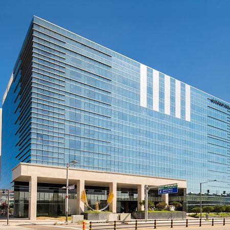 Golden Tulip Incheon Airport Hotel מראה חיצוני תמונה